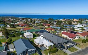 Fish Cottage Byo Linen Pet Friendly Sleeps 8
